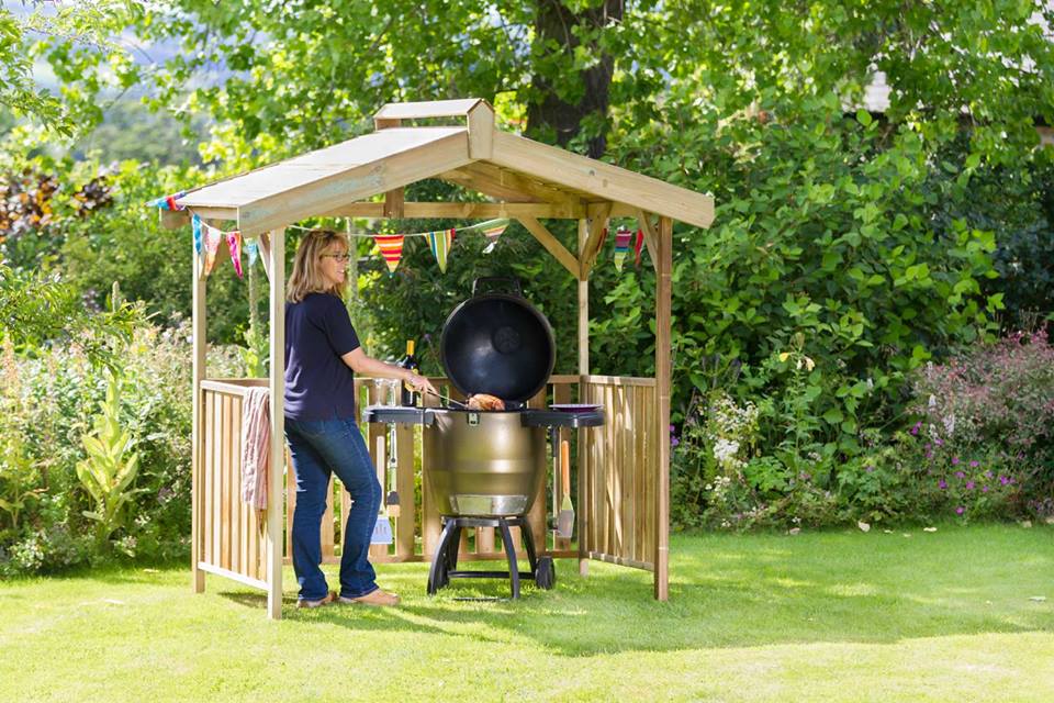 Looking for an outdoor kitchen or barbeque near Malton? Visit Birchen Grove Garden Centre for a great range of barbeques, outdoor kitchens and supplies such as fuel, operating mechanisms, coverings and much more!
