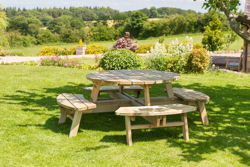 Looking for garden furniture in Greater London? Visit Birchen Grove Garden Centre in Greater London for a great range of garden furniture such as chair sets, picnic tables, benches and many more!